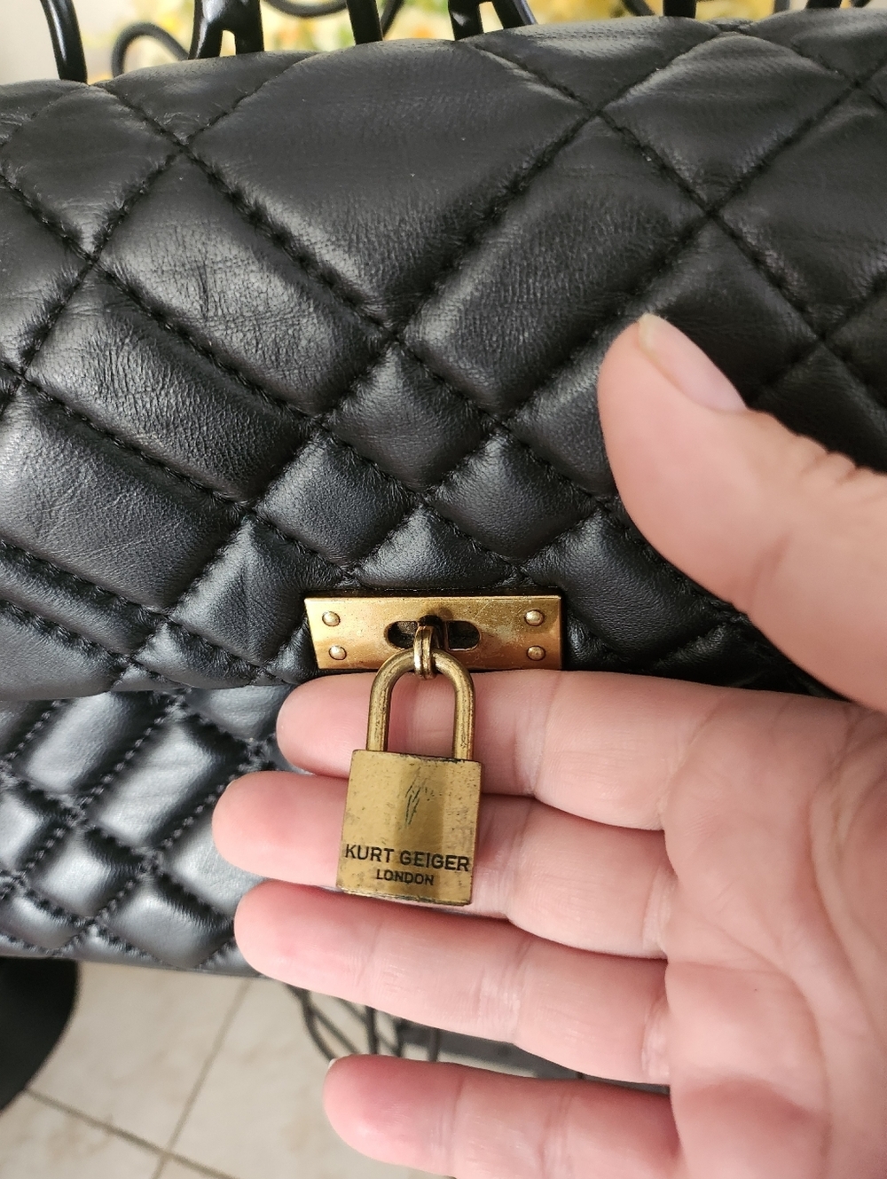 Kurt Geiger Brixton Quilted Lock Bag - Picture 2 of 9